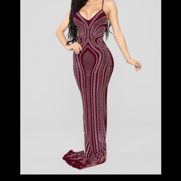 Dresses & Skirts - Gown